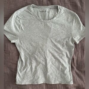 Abercrombie & Fitch- Soft AF Women’s Essential Baby Tee in Light Grey- Small